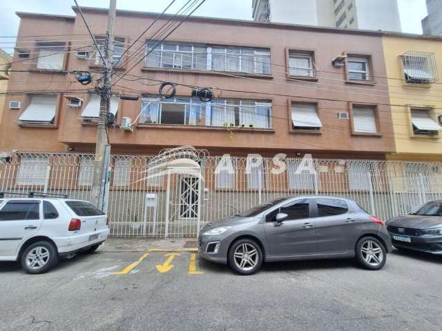 Excelente apartamento térreo em rua bucólica de botafogo, próximo a cobal do humaita, totalmente ref