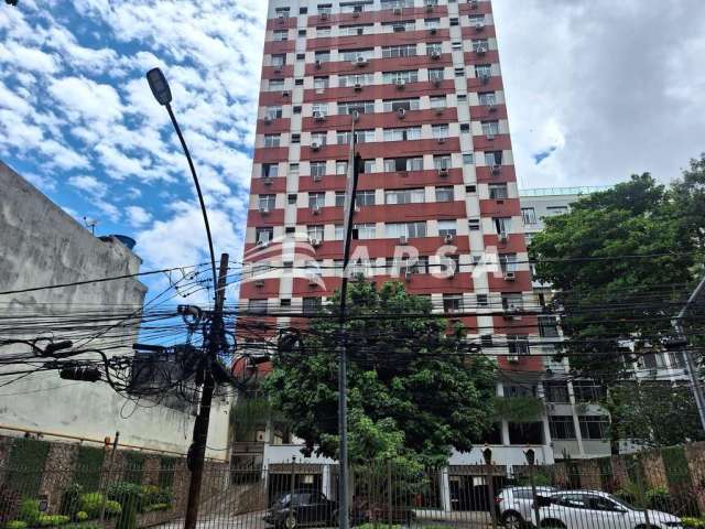 Encantador apartamento 3 quartos no coração de botafogo. composto por sala ampla e arejada, 3 quarto