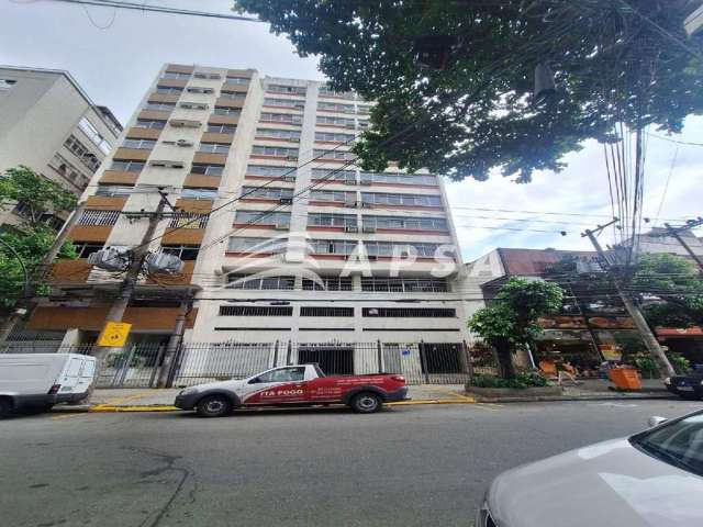 Excelente apartamento 3 quartos com 130m² na tijuca. a poucos metros da praça saens pena, ao lado do