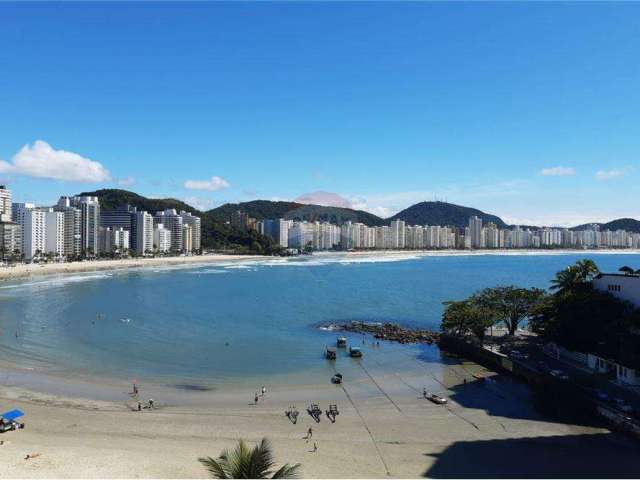 Apartamento de 2 quartos grandes e mais um reversível frente mar na praia das Astúrias