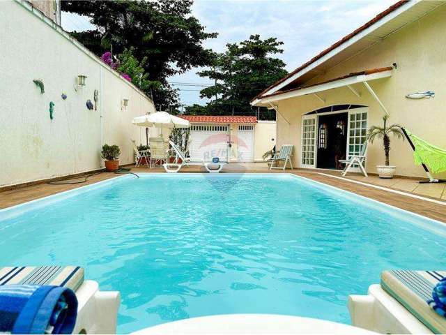 Casa a venda na Praia da Enseada - Guaruja