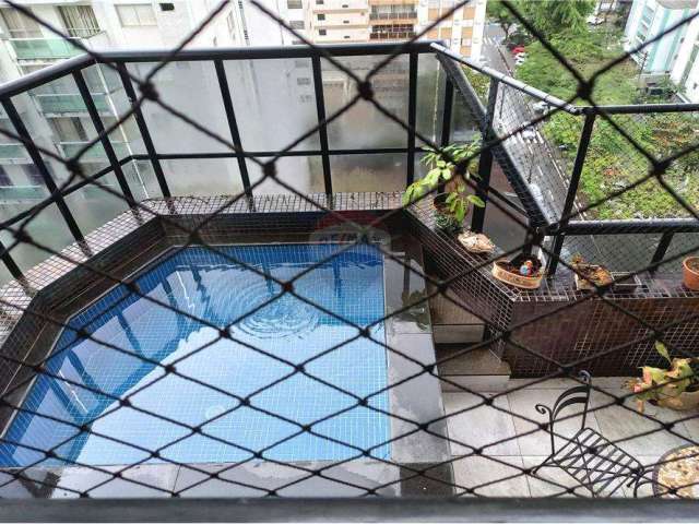 Cobertura Triplex 3 suítes 4 vagas por R$  2.000.000,00 - Praia das Pitangueiras - Guarujá - SP