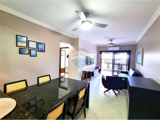 Lindo Apartamento 2 dormitórios, 1 Suíte todo Reformado, poucos metros da Praia da Enseada.