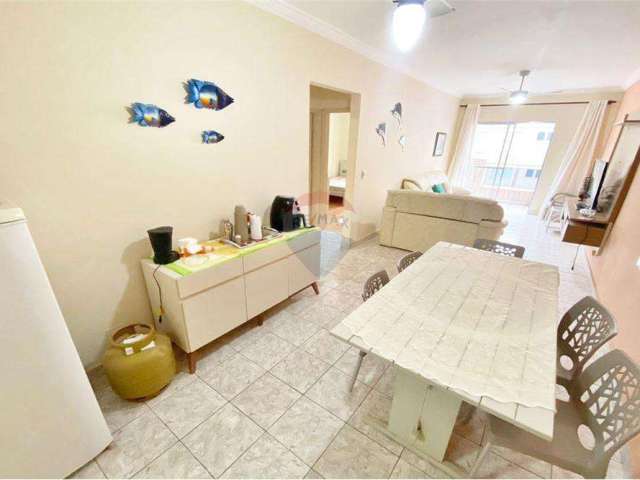 Apartamento de 2 dormitórios com 2 banheiros a 2 quadras e meia da praia das Astúrias