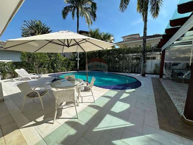 Casa em condomínio à venda na Praia da Enseada - Guarujá