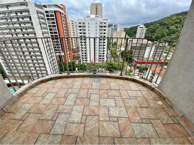 Apartamento com 3 dormitórios, 2 vagas para alugar por 3.500,00 - Praia das Pitangueiras - Guarujá - SP