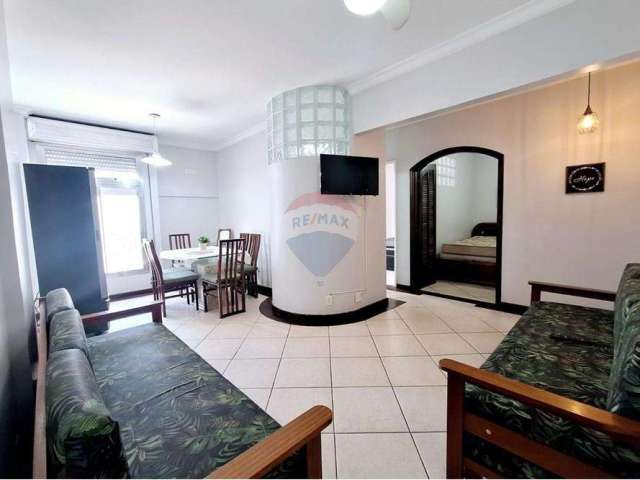 Apartamento 2 Dormitórios com Vaga a 1 Quadra da Praia de Pitangueiras, Guarujá