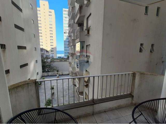 Apartamento com ótima localização e vista para o mar.