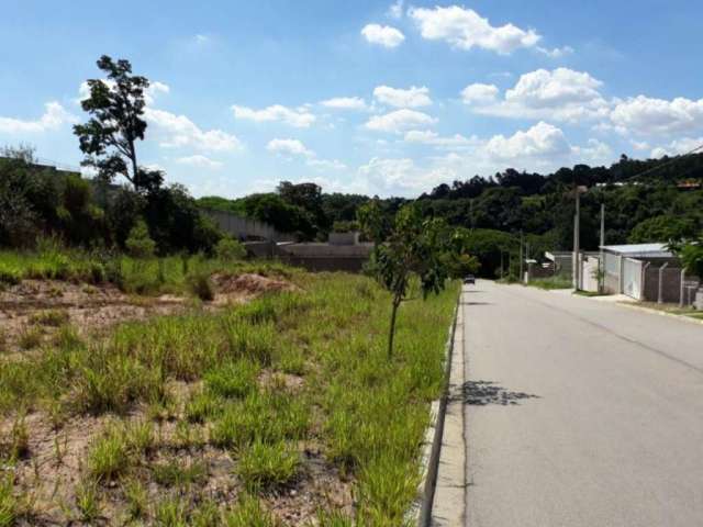 Terreno à venda no Parque dos Pinheiros em Vinhedo/SP.