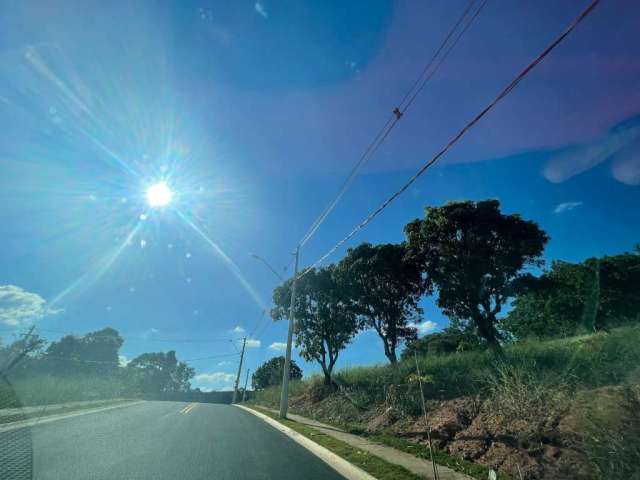 Terreno à venda no Residencial São João em Vinhedo/SP.