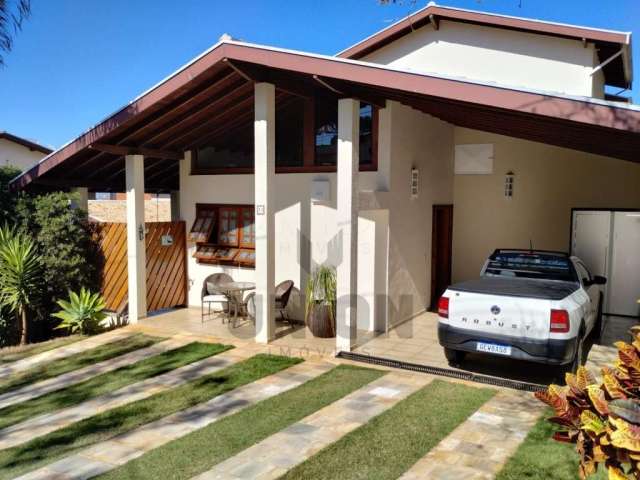 Casa a venda no Condomínio Vivenda das Quaresmeiras em Valinhos/SP.