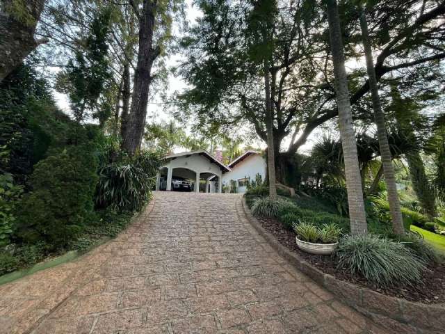 Casa térrea de Alto Padrão a venda no Condomínio Vale da Santa Fé em Vinhedo/SP.