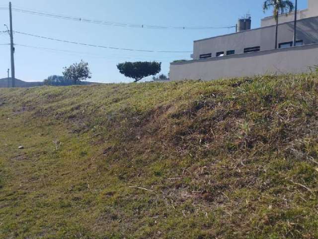 Terreno de esquina a venda no Condomínio Campo de Toscana em Vinhedo/SP.