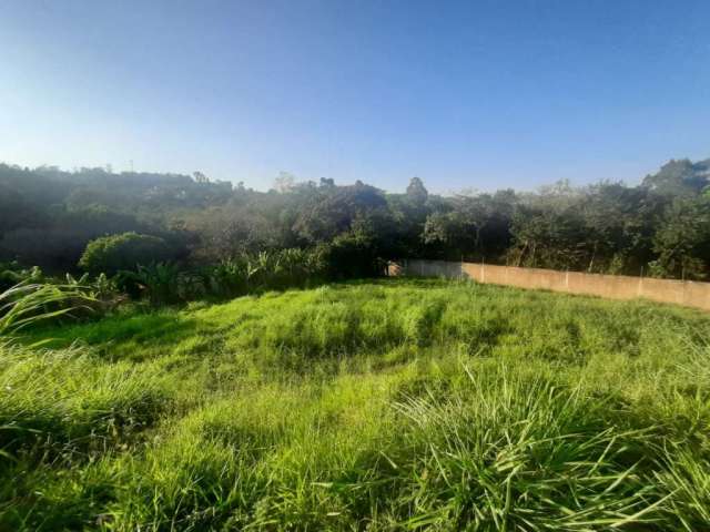 Terreno a venda em bairro Bolsão na cidade de Valinhos/SP.