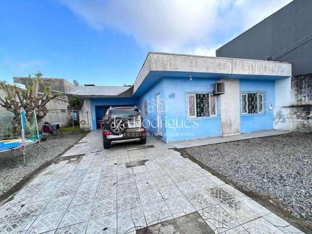 Casa com 4 dormitórios à venda