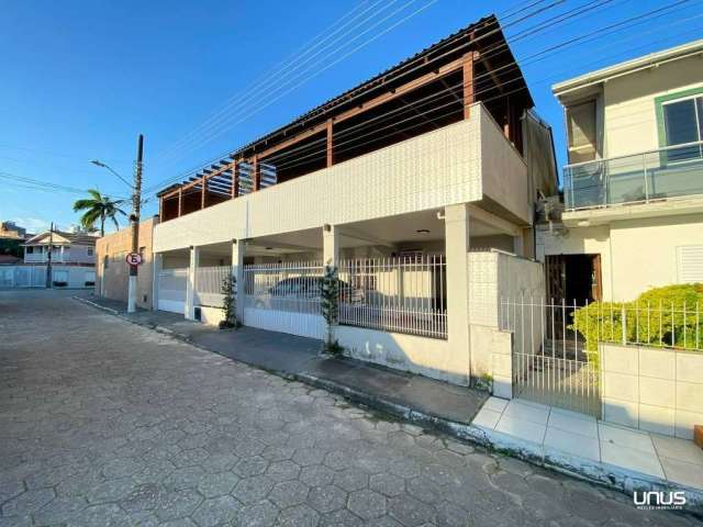 Casa com 7 quartos à venda na Rua Francisco Luiz de Almeida, 144, Roçado, São José por R$ 1.300.000