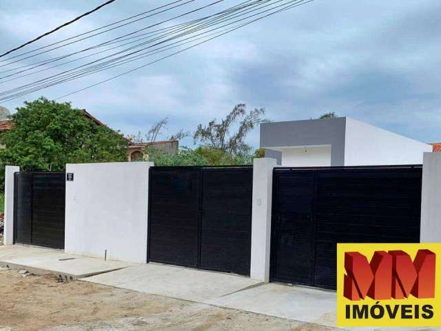 Casa ampla com fino acabamento a apenas 100 metros da Praia Linda