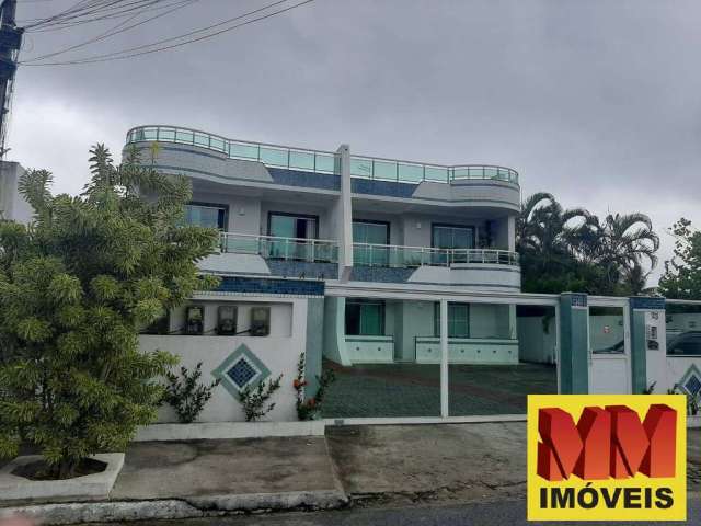 Casa em Condomínio nas Palmeiras em Cabo Frio