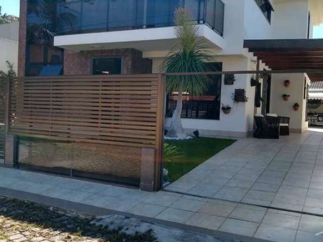 Linda casa No Condomínio Canal Palmer em Cabo Frio