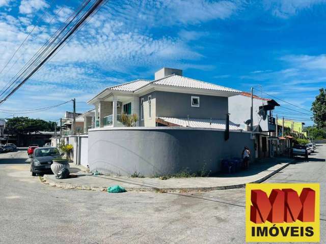 Casa Independente de esquina no Jardim Excelsior em Cabo Frio