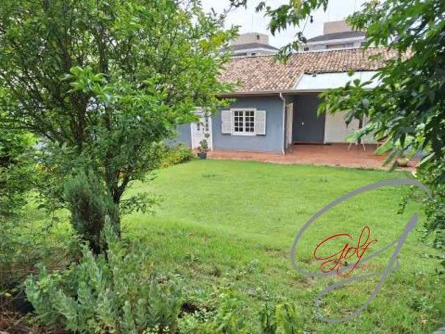 Casa térrea em condomínio fechado na Vila São Francisco, para venda.