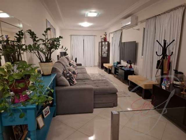 Belíssima casa para Locação na Vila Yara em Osasco-SP: 4 Quartos, 2 Suítes, 3 Salas, 5 Banheiros, 5 Vagas, 362m²