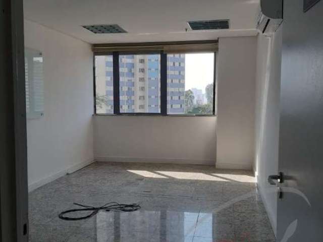 Sala Comercial para Venda ou Locação em Santo Amaro, São Paulo-SP: 1 sala, 2 banheiro, 2 vagas, 121,63 m² de área.