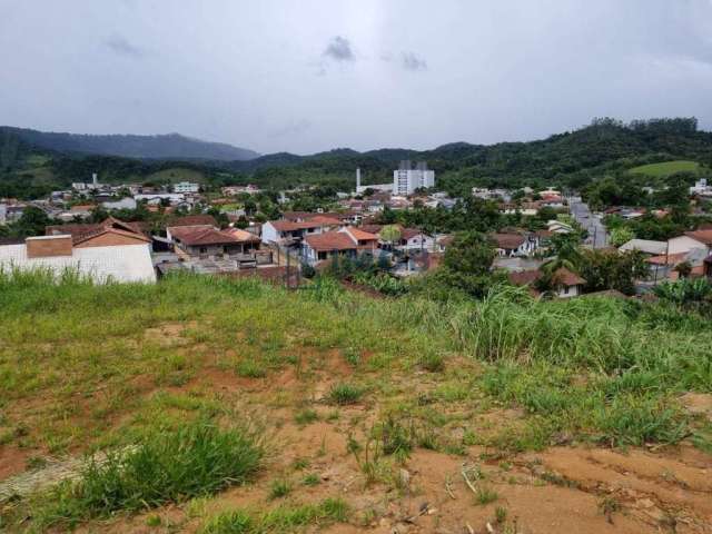 Terreno alto com 1.060 m² de área total, Barra do Rio Cerro