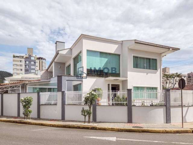 Casa Alto Padrão com 2 Suítes + 1 Quarto, Centro de Jaraguá do Sul