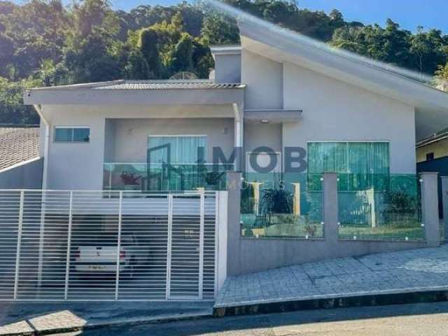 Casa Mobiliada com 1 suíte + 2 quartos, Centro de Guaramirim - SC