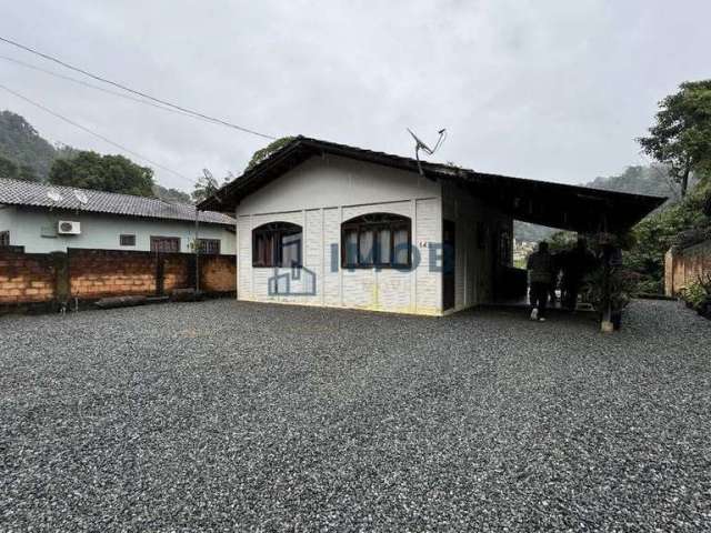 Casa com 3 Quartos, bairro Jaraguá 99