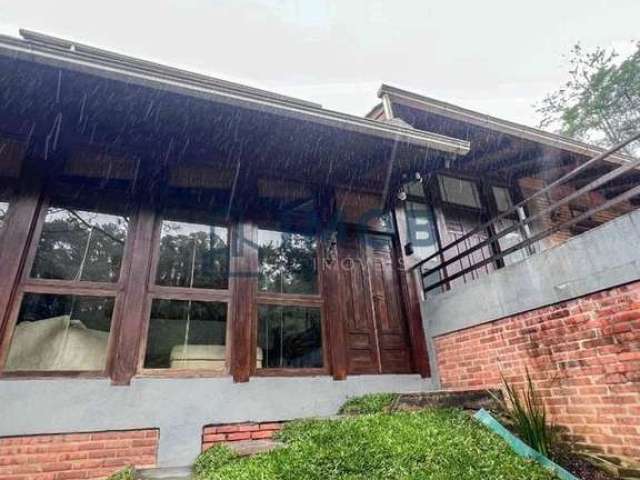 Casa com 3 suítes + 2 quartos, Vila Baependi - Jaraguá do Sul