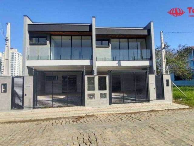 Sobrado de Padrão Médio/alto com 154 m2, a venda no Bairro Itacolomi, Balneário de Piçarras