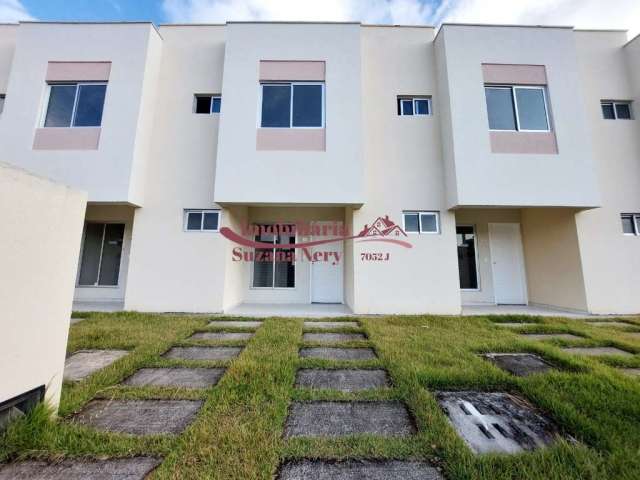 Casa duplex em condomínio fechado