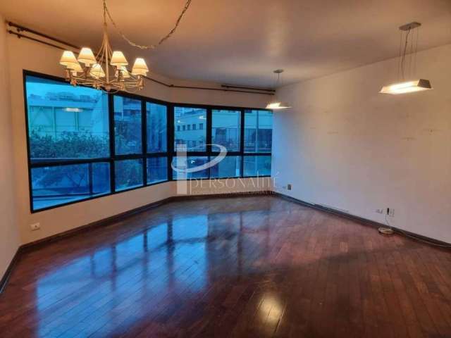 Apartamento, 132 m2, 3 dormitórios, 1 suíte, 3 vagas, para venda ou locação, Tatuapé.