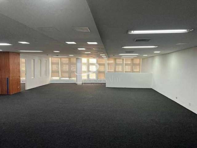 Conjunto comercial, 330 m2, para venda ou locação, Centro.