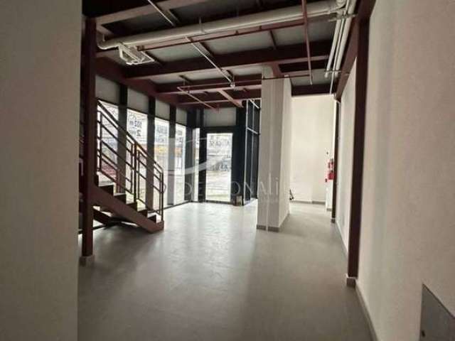 Ponto Comercial, 102 m2, fachada ativa, 2 banheiros, mezanino, elevador PCD e vaga de garagem, para locação, Vila Clementino.