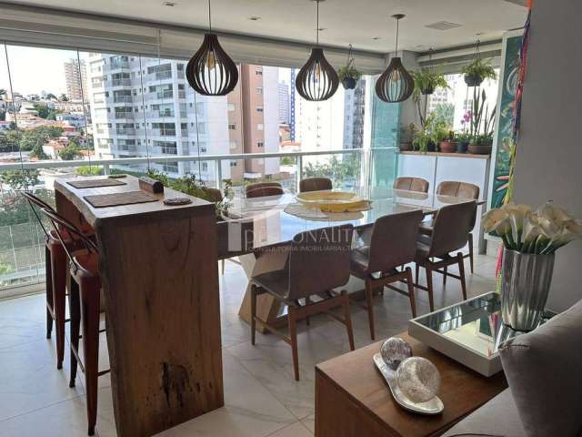 Apartamento alto padrão, 111 m2, sala ampliada, varanda gourmet, 2 suítes e 2 vagas, para venda, Aclimação.