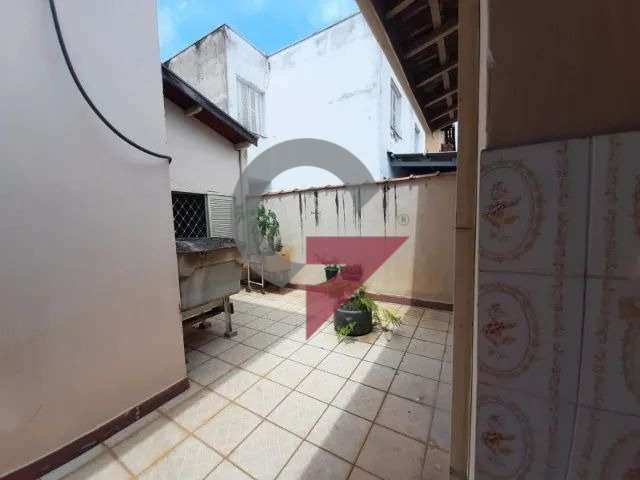 Casa com 3 quartos à venda na Cônego José Luiz Pereira Ribeiro, 670, Vila Nossa Senhora das Graças, Taubaté por R$ 350.000