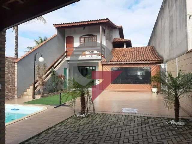 Casa com 6 quartos à venda em Piracangaguá, Taubaté  por R$ 1.010.000