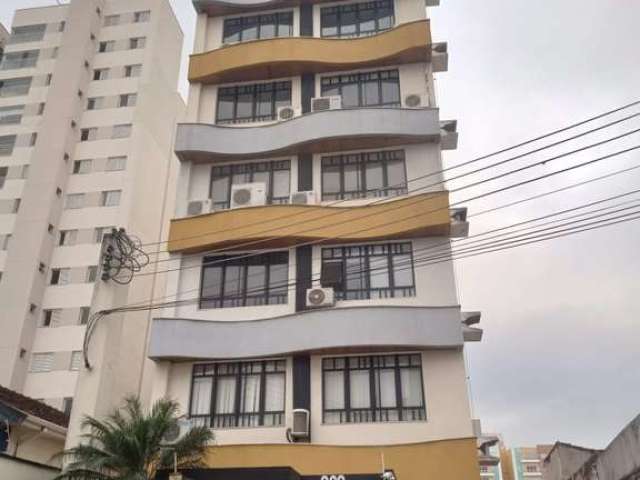 Sala comercial à venda no Centro, Taubaté  por R$ 350.000