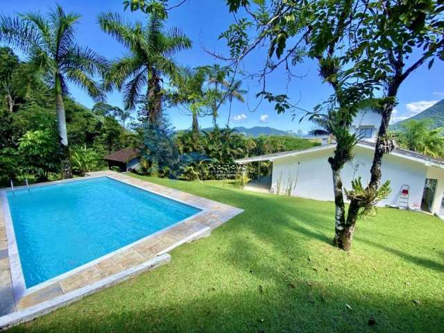 Casa Residencial em Lagoinha, Ubatuba - Viva em um Refúgio Tranquilo e Confortável no Litoral