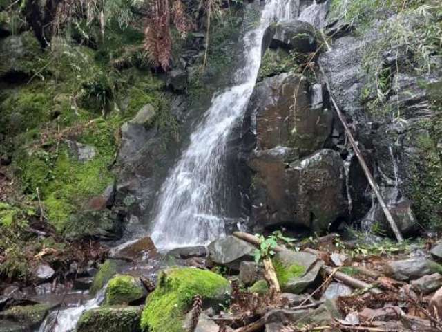 Sítio de 2,3  hectares em Urubici, com cachoeira