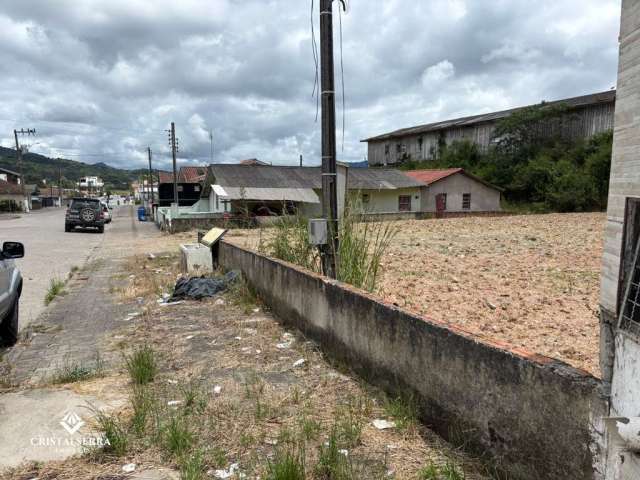 Lote urbano com 600 m², muito bem localizado no bairro Esquina, em Urubici.