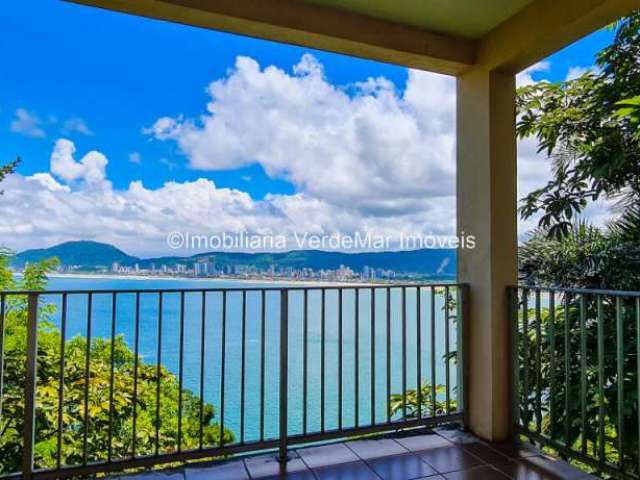 Casa a venda no Condomínio Península na praia da Enseada em Guarujá, vista mar.