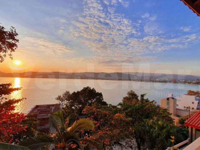 Casa à venda na Península Praia De Guarujá, litoral de São Paulo