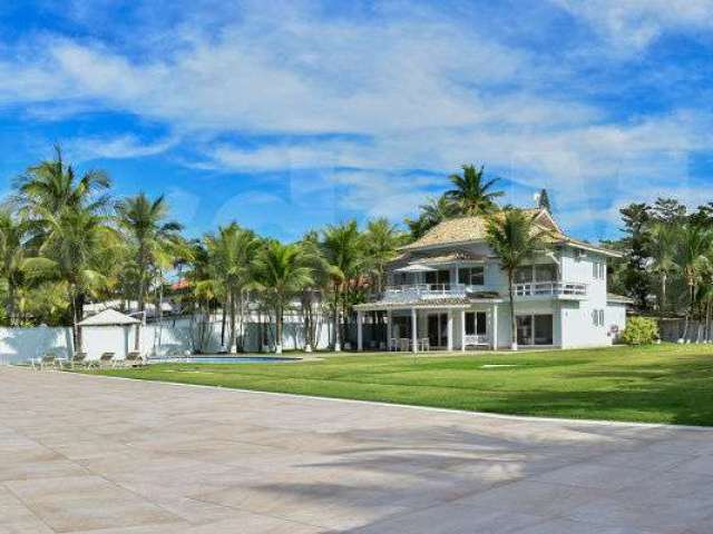 Casa Pé na Areia Com Heliporto à venda no Guarujá, praia de Pernambuco.