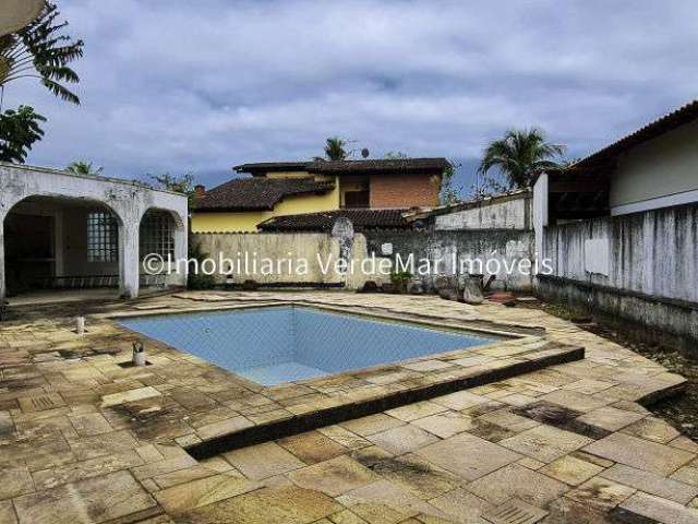 Casa para reformar Á VENDA no Condomínio Granville em Guarujá.