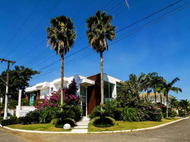 Casa de esquina, a venda no Jardim Acapulco na praia de Pernambuco em Guarujá