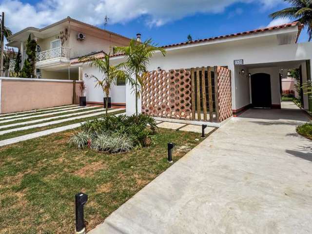 Casa térrea à venda no Jardim Acapulco em Guarujá